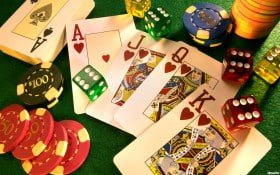 Simbol keamanan digital, data dan transaksi terlindungi di platform hiburan jptogel